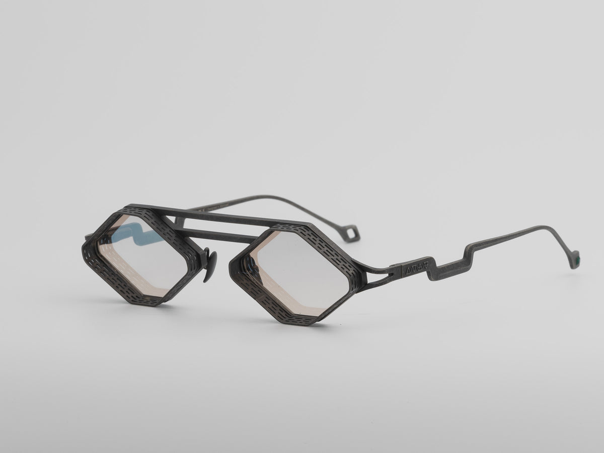 Auryon — Brushed Silver / Smoke