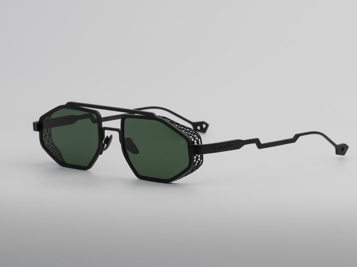 Taurys — Black / Green